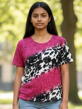 🫶🏻 Crazy Train Short Sleeve Pink Patterned Tee